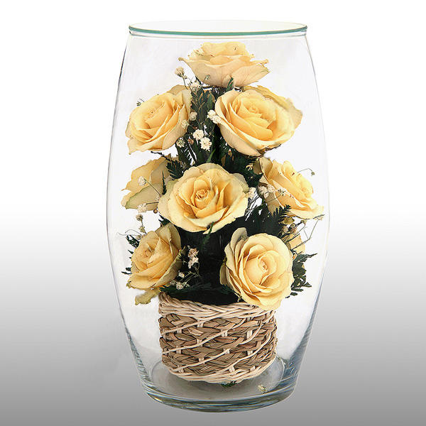 Как менять воду в розах вазе. Цветочные композиции в стекле. Композиция в стеклянной вазе. Цветочные композиции в стеклянных вазах. Цветочная композиция в стеклянной вазе.