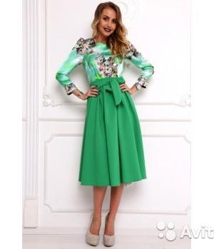 medium-Зеленое платье длины миди с цветным верхом новое