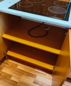 medium-Б/у кухонный шкаф с варочной поверхностью